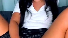 Amateur brunette double toying on webcam