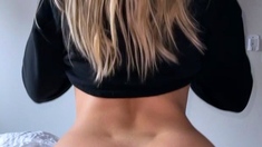 Amateur Blond Give Nice POV Blowjob