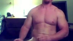 Ginger Muscle Stud Masturbates on Webcam