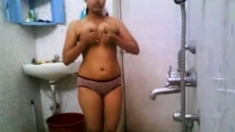 Stupid Bengla desi boy setup cam NOT elder sister's bath