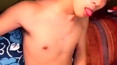 Chinese Twink Masturbates On Cam