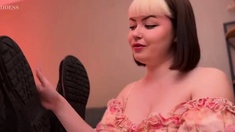 Urfavoritegoddess - Kneel For His Feet