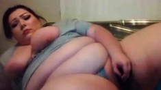 BBW gropes herself